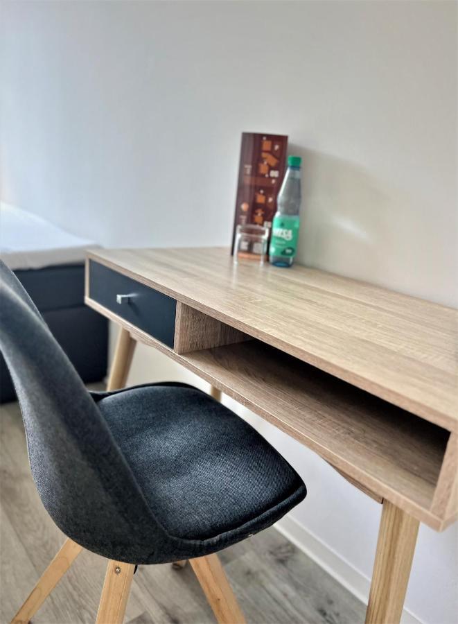 Shipyard Guesthouse Gaestehaus Fuer Geschaeftsreisende Und Monteure An Der Elsflether Werft Und Trainingcenter Heinemann Solutions Gmbh Eksteriør bilde